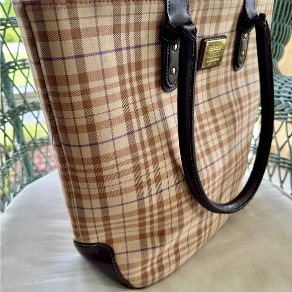 LIZ CLAIBORNE, TOTE BAG IN PLAID FABRIC PATTERN, DOUBLE SHOULDER STRAPS. - Picture 3 of 12